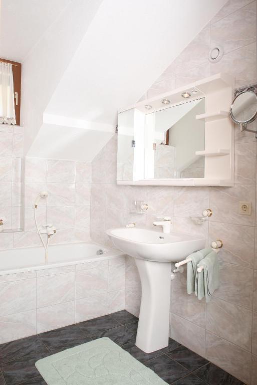 Liesing Gaestehaus Ortner חדר תמונה